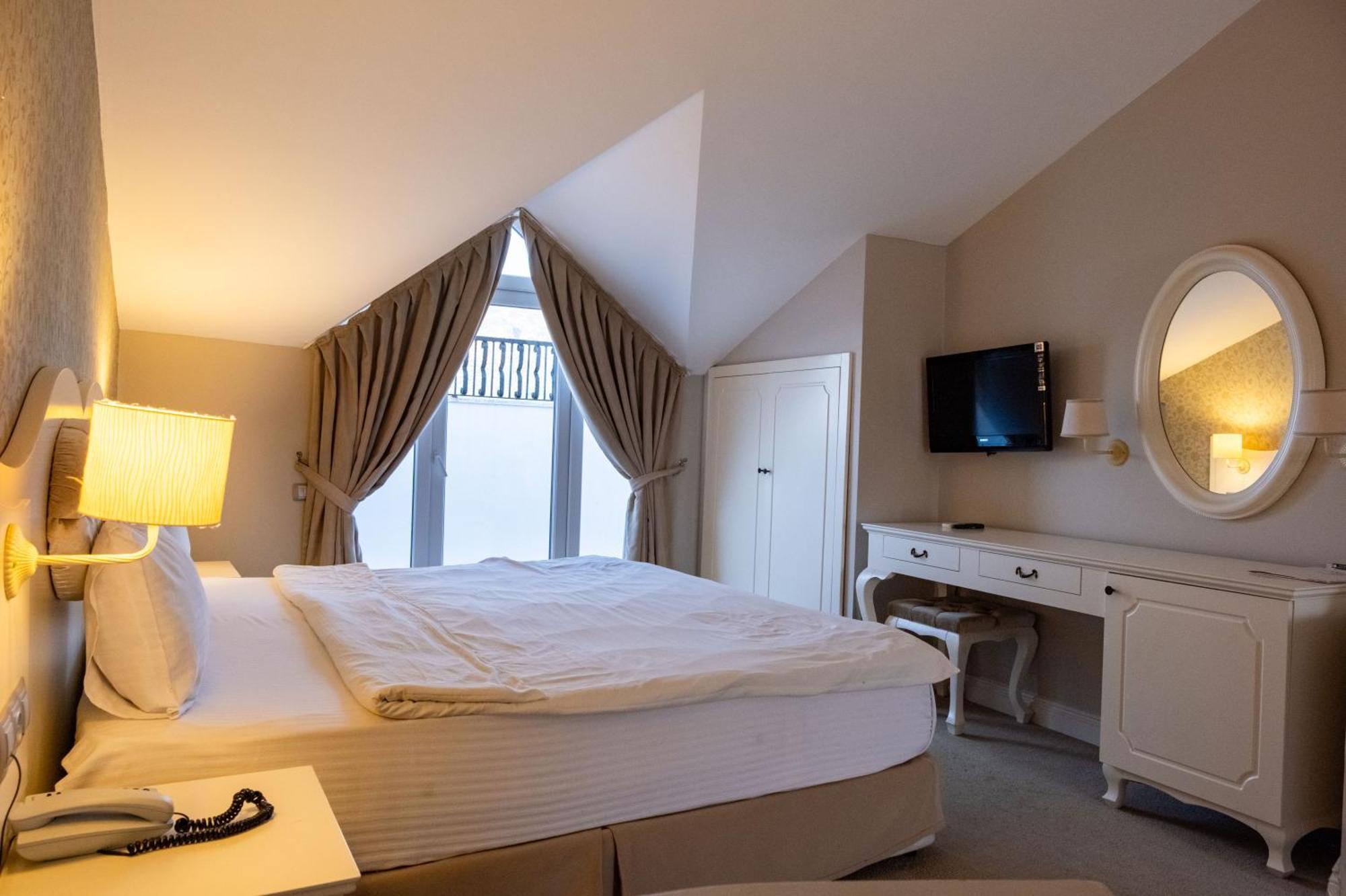 เดอะไพน์ฮิลล์ โฮเทล แอนด์ สวีท Hotel โอลลุนเดนิซ ภายนอก รูปภาพ